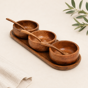 Ensemble de bols à condiments en bois d'acacia faits à la main avec plateau de service ovale et cuillères, service écologique pour la maison et la restauration - Product Image 1