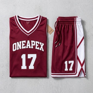 Ensemble d'uniformes de basketball blanc et bordeaux, maillot et short sublimés sur mesure, maille respirante, fabricant de vêtements d'équipe en gros - Product Image 6
