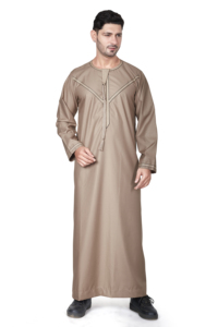 Túnica Árabe Premium para Hombre en Color Taupe, Túnica Musulmana Tradicional con Costuras en Contraste para la Moda de Oriente Medio y Europa - Product Image 2