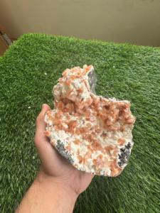 Spécimen minéral de cristal d'heulandite orange naturelle pour la décoration intérieure et la collection - Product Image 2