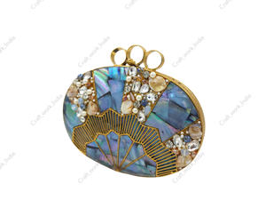 Pochette ovale de luxe indienne en nacre avec triple anse en anneau, cadre en laiton fait main, sac de soirée élégant - Product Image 2