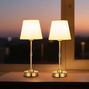 Lampe de table en laiton massif de qualité supérieure avec base sculptée pour une éclairage de table élégante - Product Image 5