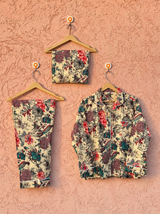 Conjunto de Pijama de Verano de Algodón Ecológico de Lujo para Mujer |   Conjunto de Pijamas con Estampado Floral |   Camisa con Botones y Pantalones - Product Image 6