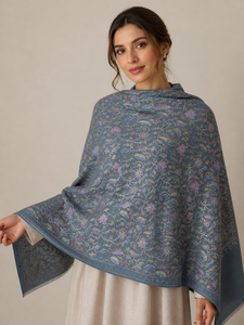 Estolas 100% Lana con Bordado Floral en Toda la Superficie - Product Image 3