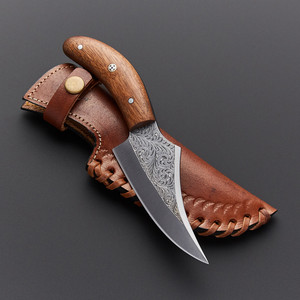 Couteau Skinner en noyer gravé, gravé sur acier D2, avec le même design que la fourreau en cuir, lame de haute qualité. - Product Image 1