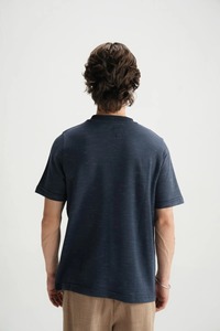 T-shirt pour homme à motif sublimé, manches courtes, coupe slim, séchage rapide, col rond, en polyester tricoté - Product Image 5