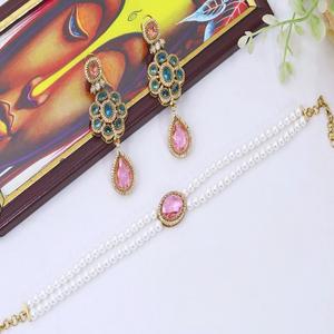 Ensemble collier et boucles d'oreilles élégants en laiton plaqué or de haute qualité, avec perles et pierres de moissanite, pour mariage, collection femme - Product Image 4