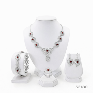 MOLL JEWELLERS Elegante Cadena de Cobre Chapado en Oro con Circonitas Naturales y Diseño de Hoja para Mujer, Certificada por Terceros, de Moda - Product Image 4