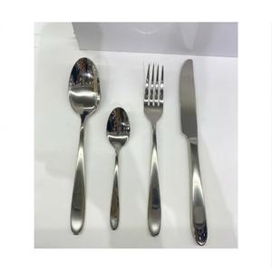 Juego de cubiertos de latón metálico de lujo, moderno, en acabado dorado mate, juego de cubiertos para cenar, cuchillo, tenedor, cuchara, vajilla para el hogar y restaurantes. - Product Image 2