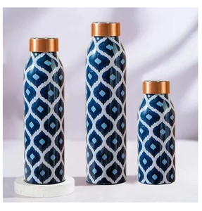 Botella de Agua de Cobre con Diseño Moderno y Estampado de Esmalte, Maravilloso Diseño de Pavo Real, Botella de Agua de Cobre Puro Hecha a Mano - Product Image 4