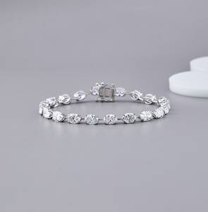 Pulsera de tenis con diamantes cultivados en laboratorio, corte ovalado, cierre de caja, en plata de ley 925. - Product Image 1
