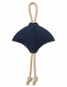Jouet pour chien en corde de raie bleu marine avec poignée en boucle tressée, design en tissu texturé durable, pieds en corde nouée et extrémités à pompons - Product Image 3