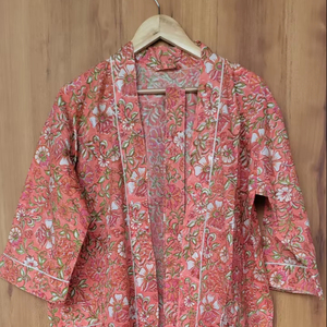 Kimono en coton tissé écologique à motifs géométriques imprimés numériquement - Product Image 1