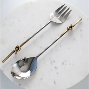 ชุดช้อนส้อมเสิร์ฟสลัดโลหะสีทองทำมือ ด้ามจับเคลือบทอง ผลิตจากสแตนเลสสตีล สำหรับใช้ในงานจัดเลี้ยง - Product Image 5