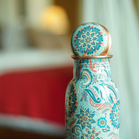 Bouteille d'eau en cuivre avec impression artistique de mandala floral, élégante gourde réutilisable pour la maison, le bureau, le yoga et les voyages