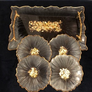 Plateau de service moderne en résine avec motifs métalliques et marbrés, idéal pour organiser ou servir - Product Image 4