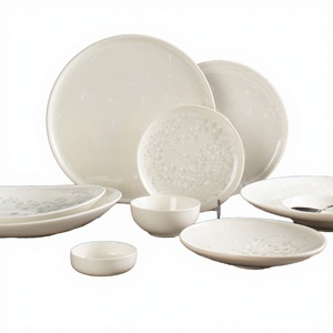 Vajilla de Porcelana Blanca Sostenible, Platos con Diseño Moderno de Copos de Nieve Cristalizados, Hechos en Horno - Product Image 4