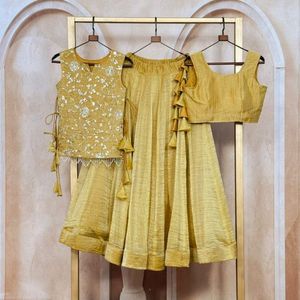 Lehenga Choli Designer Salsa Crush avec Koti brodé et travail de dentelle perlée |   Ensemble de lehenga pour les fêtes de mariage - Product Image 4