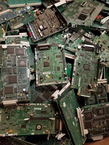 Piezas de Placas de Circuito Impreso (PCB) de Desechos Electrónicos para Reciclaje - Product Image 2