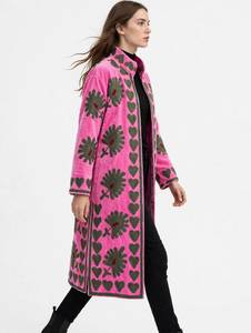 Bata de terciopelo rosa tejida con patrón floral bordado a mano, cuello mandarín, manga larga, largo completo, para invierno, relleno de algodón - Product Image 1