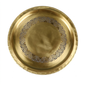 Plateau de Pooja en laiton fait main, assiette traditionnelle de Puja, plateau de service en laiton gravé, assiette décorative, cadeau en gros - Product Image 1