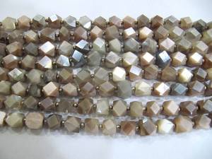 Piedras de piedra lunar natural multicolor en forma de cubo, tipo briolette, con revestimiento plateado, de 7 a 8 mm, se venden por hebra de 8 pulgadas de largo. - Product Image 5