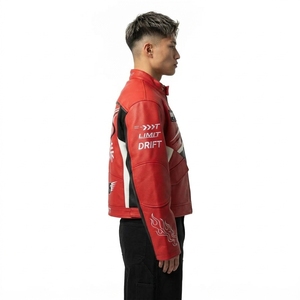 Blouson moto en cuir rouge avec impression par transfert thermique et motifs de patchs, col montant, fermeture éclair, pour homme - Product Image 3