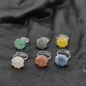 Bague ajustable en argent sterling avec fleur de quartz jaune sculptée, bijoux bohèmes en pierres précieuses, vente en gros - Product Image 3