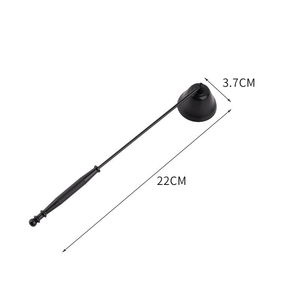 Accessoires pour bougies avec coupe-mèche et éteignoir à bougie en métal - Product Image 4