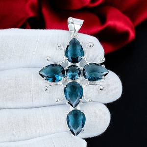 Colgante de Cruz con Gema Indicolita, Plata de Ley 925, Joyería Artesanal Hecha a Mano, Engaste en Bisel, Azul Verde, Regalo Bohemio para Mujer - Product Image 3