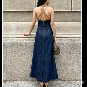 Vestido largo vaquero con cuello halter (con ribete en contraste) - Product Image 3