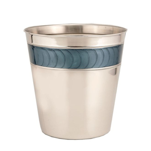 Les poubelles métalliques colorées et revêtues sont incroyablement résistantes, conservant leur forme même après des années d'utilisation régulière, fabriquées par KHOOSI OVERSEAS. - Product Image 3