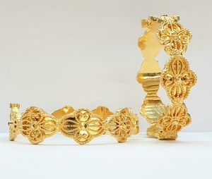 Pulseras de Acero Inoxidable Chapadas en Oro de 24K al por Mayor, Brazaletes Elegantes de Alta Calidad, Joyería Chapada en Oro de 24K - Product Image 2