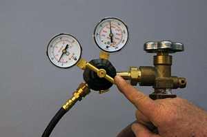 Nouvelle soudeuse TIG sans gaz Miller Dynasty 350 à vendre, polarité de sortie AC 110V, courant/tension de soudage pour acier inoxydable et cuivre - Product Image 4