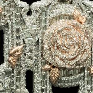 Pendentif Breloque Hip Hop Personnalisé en Argent 925 et Moissanite, Fleur Or Rose Givrée, Élégant, Testé au Diamant, pour Mariage et Style Rappeur - Product Image 2