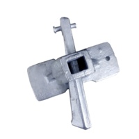Abrazadera de cuña para encofrado industrial VAISHNAV FA-1014 con pasador de acero forjado y cuerpo de fundición maleable para uso en construcción