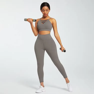 Haut court à capuche pour femme, manches longues, couleur unie, sportif, respirant, léger, en spandex et polyester, coupe régulière, pour le printemps - Product Image 4