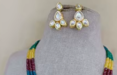 Maravilloso conjunto de colgantes de tono dorado de cuatro capas con estilo hermoso collar con pendientes para mujer para ropa de boda para mujer - Product Image 3