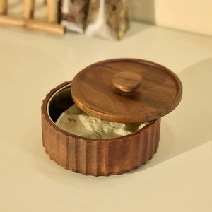 Plat à gratin rond en bois moderne avec couvercle émaillé, écologique, isolé, antiadhésif, design contemporain - Product Image 1