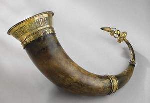 High Quality Viking <b>Drinking</b> Horn with <b>Stand</b> Polished Carved Animal Style Natural Craft for Wedding or Home Decoration - Product Image 2