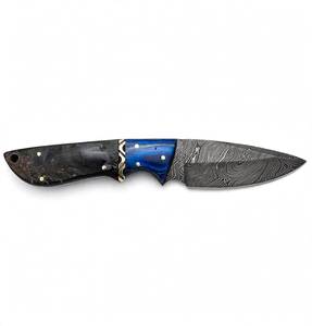 Herramienta de campo multiusos de acero de Damasco trenzado hecho a mano con mango híbrido de resina azul y cuerno negro - Product Image 5