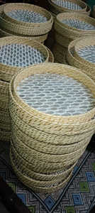 Juego de bandejas de ratán tejidas a mano de alta calidad con incrustaciones de nácar, opción asequible para presentación moderna en el hogar - Product Image 6