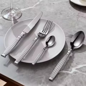 Ensemble de couverts décoratifs en métal de qualité supérieure pour les banquets de mariage et la mise en scène de tables à manger modernes - Product Image 3