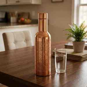 Bouteille d'eau en cuivre classique de qualité export, faite à la main, en cuivre pur, grande capacité, gravure et logo personnalisés - Product Image 1