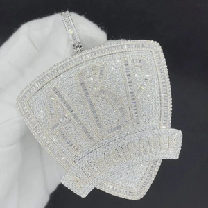 Pendentif Moissanite couleur or, breloque lettre bouclier, bijoux pour homme avec diamants taille baguette - Product Image 3