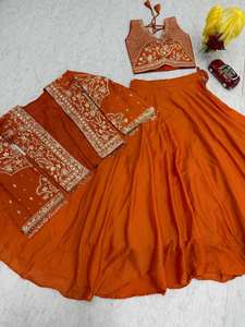 Conjunto Tradicional de Lehenga, Blusa y Koti con Bordado de Hilo, Lehenga de Tela Premium con Bordado a Mano Detallado para Fiestas y Bodas - Product Image 2