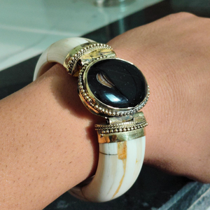 Brazalete de Hueso con Forma Redonda, Joyería de Moda Hecha a Mano con Incrustaciones de Hueso para Mujer, Estilo Vintage, FAIZA CRAFT, Artesanía Natural del Uttar Pradesh - Product Image 5
