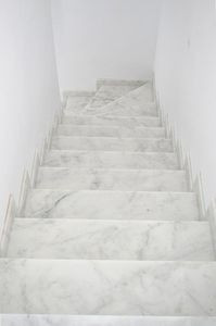 Mármol Blanco Natural Indio con Manchas, Pulido, Cortado a Medida, Impermeable, Diseño Moderno para Pisos de Baños y Cocinas - Product Image 2