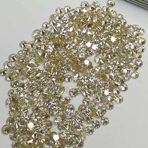 Diamantes reales duraderos de 0.80 mm a 1.25 mm de tamaño, claridad SI/IJ, color, para la fabricación de joyas, pendientes y colgantes para hombres y mujeres. - Product Image 1