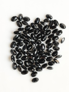 Spinelle noire naturelle 6x4MM taille ovale, pierre précieuse de qualité supérieure pour la fabrication de bijoux - Product Image 2